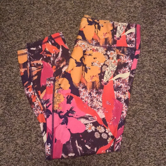 A classic work out capri from Fabletics - Picture 1 of 4